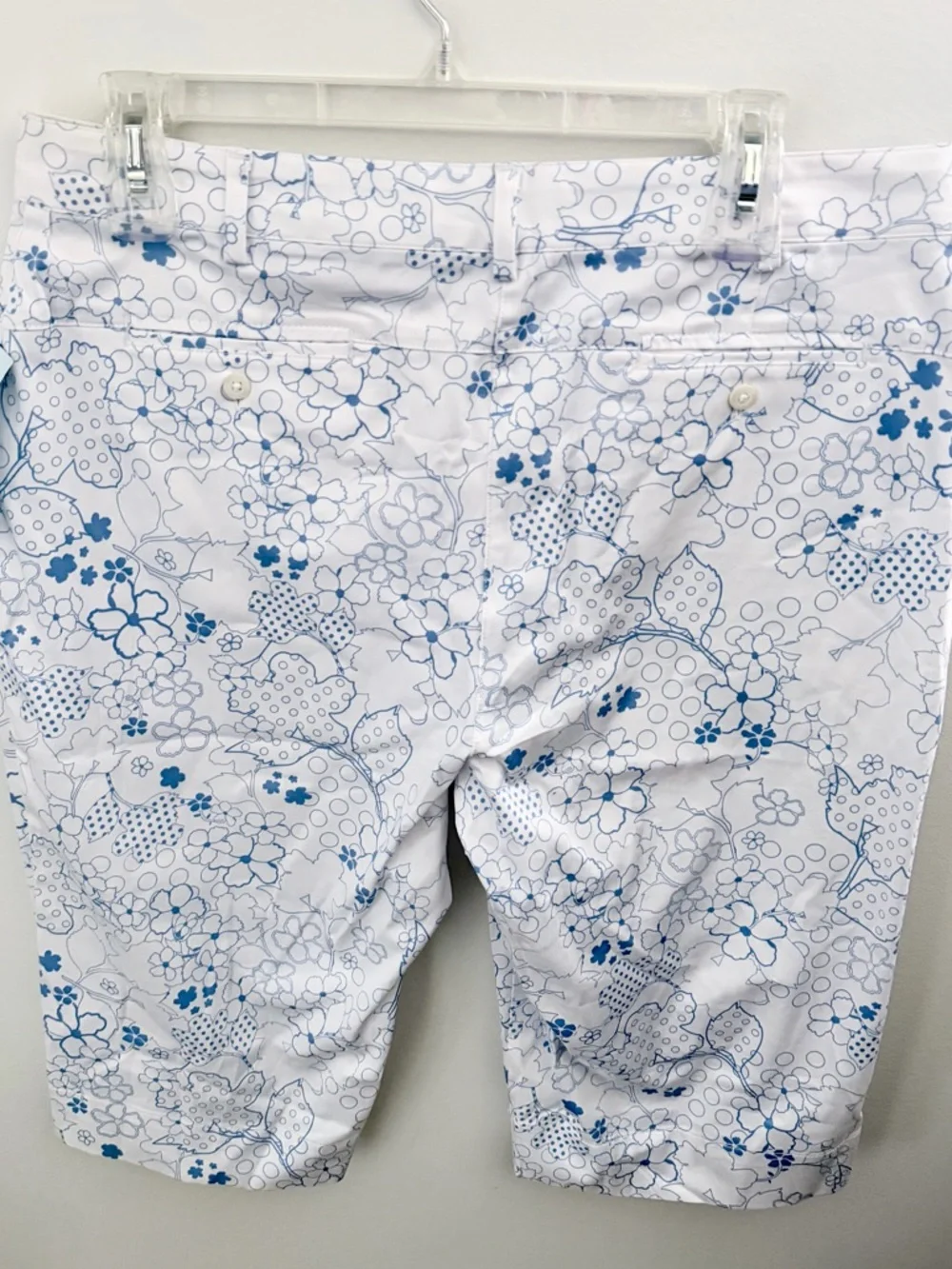 NWT Lady Hagen White Floral Bermuda Golf Shorts Size 10 Resort Cotton Stretch - Picture 6 of 6